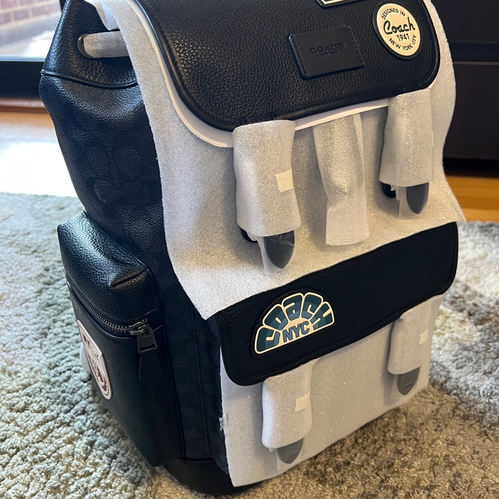 Coach White Travel Luggage - Picture 9 of 9